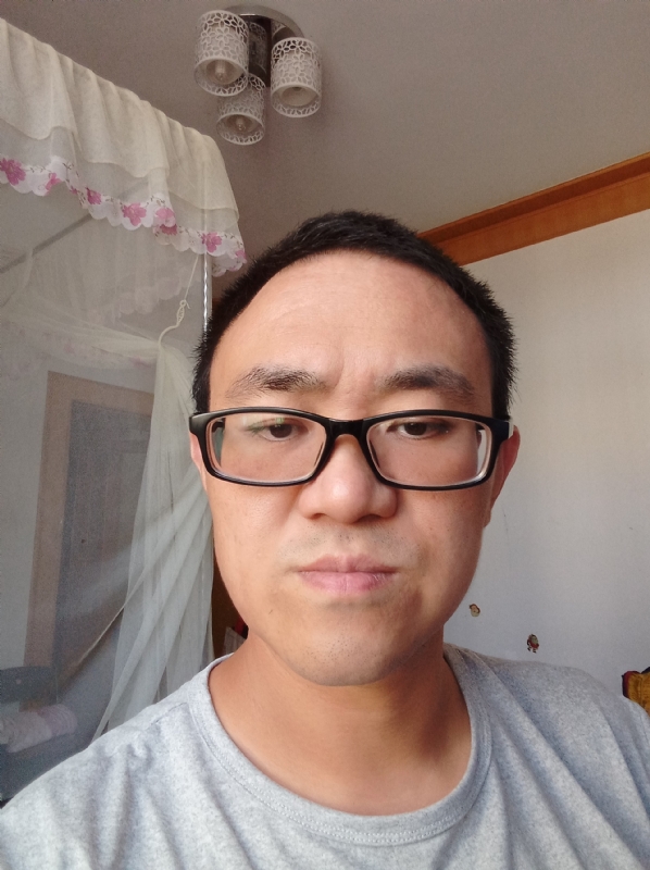 小涨常鸿的第一张照片--梅州相亲服务中心