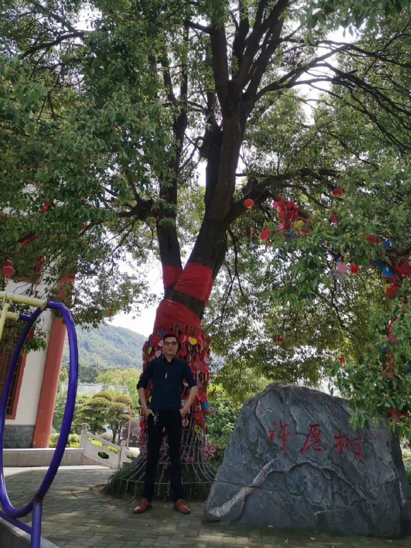 霸气的第一张照片--梅州相亲服务中心