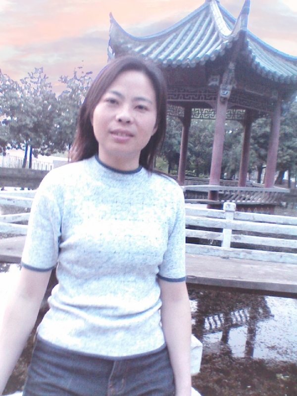 小草的第三张照片--梅州相亲服务中心