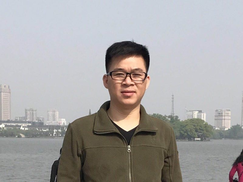 孔雀鱼的第一张照片--梅州相亲服务中心