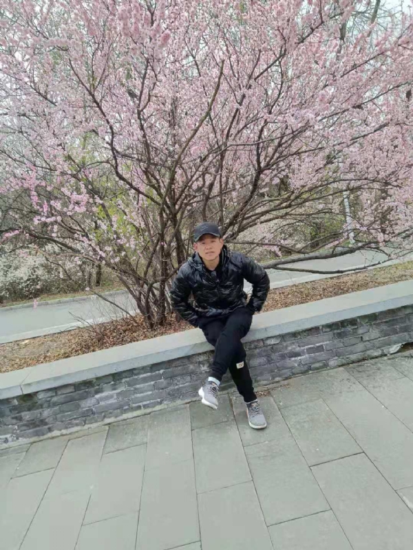 寻找幸福的第一张照片--梅州相亲服务中心