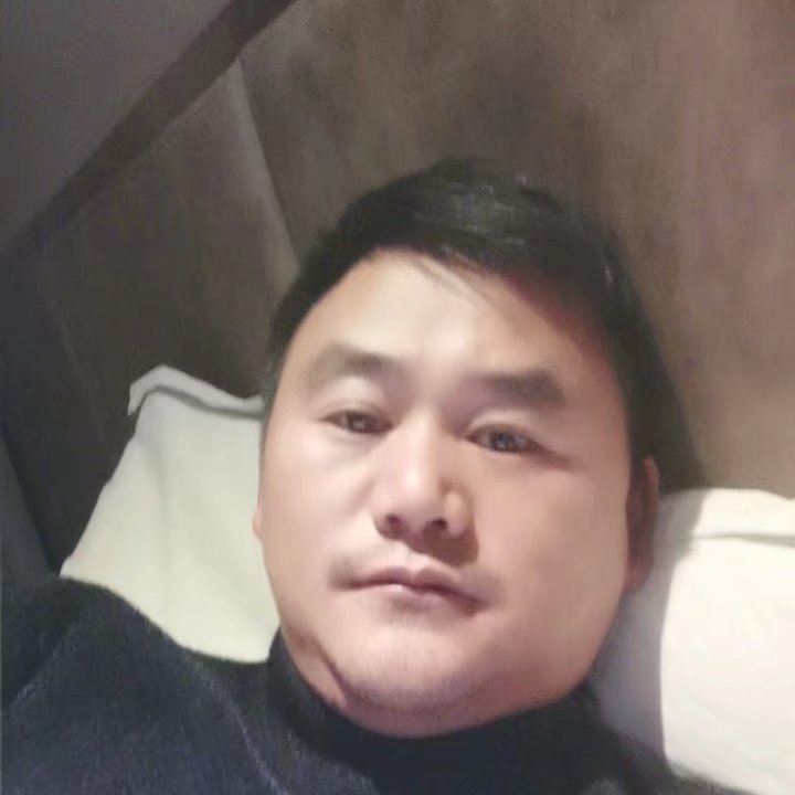 奔跑的第二张照片--梅州相亲服务中心