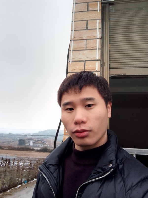 银色的羽翼的第一张照片--梅州相亲服务中心