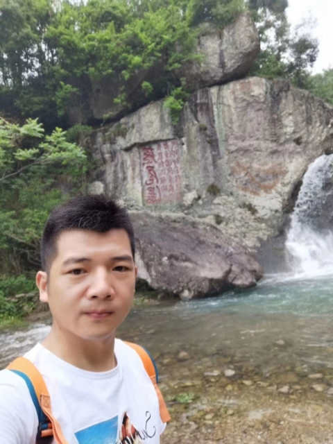 愿得一人心的第一张照片--梅州相亲服务中心