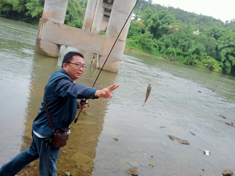 峰的第二张照片--梅州相亲服务中心