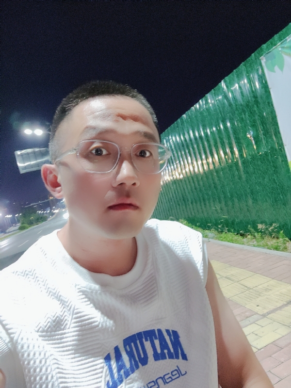 清风烈酒的第一张照片--梅州相亲服务中心