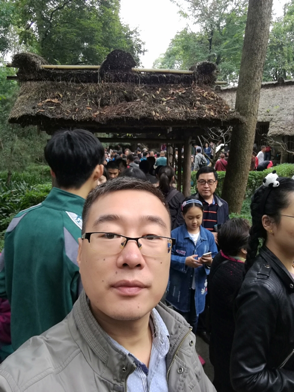 撑起一片天的第一张照片--梅州相亲服务中心