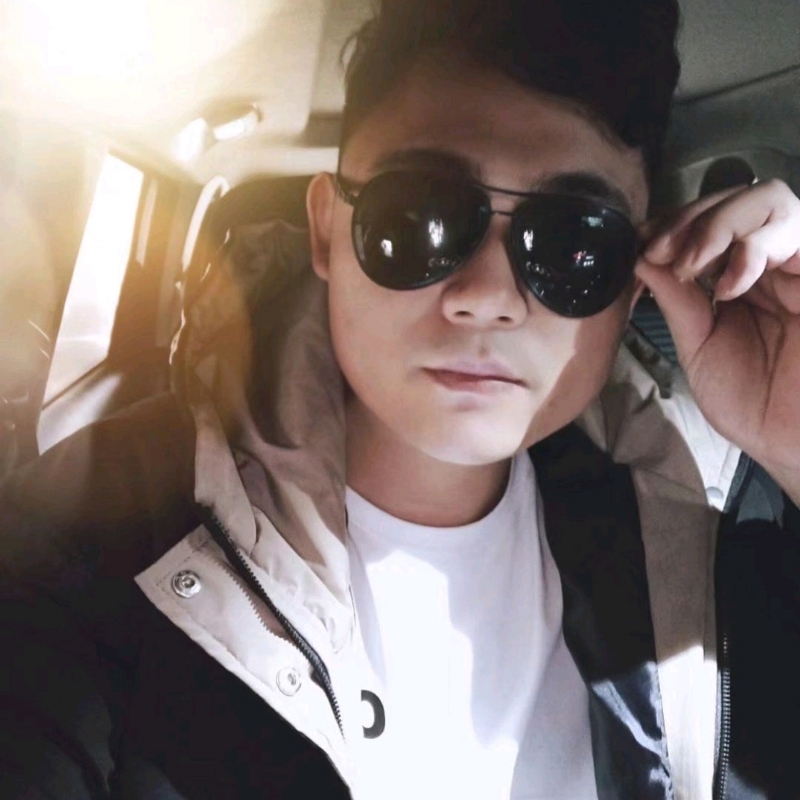 高大威武的第三张照片--梅州相亲服务中心