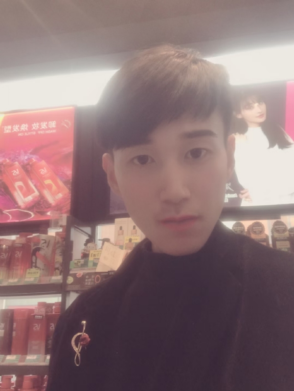 唯美的爱情故事的第一张照片--梅州相亲服务中心