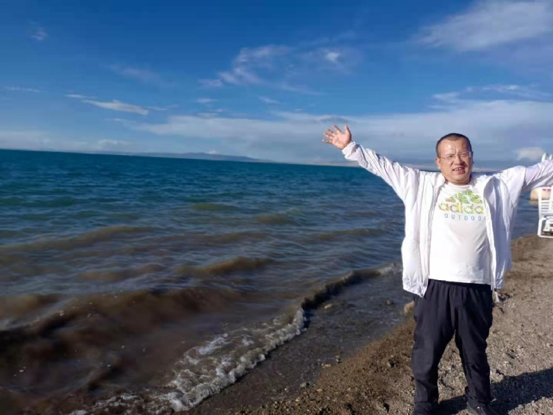 蜜蜂的第一张照片--梅州相亲服务中心