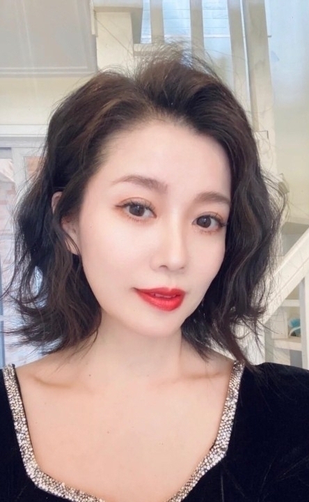 束負的第一张照片--梅州相亲服务中心