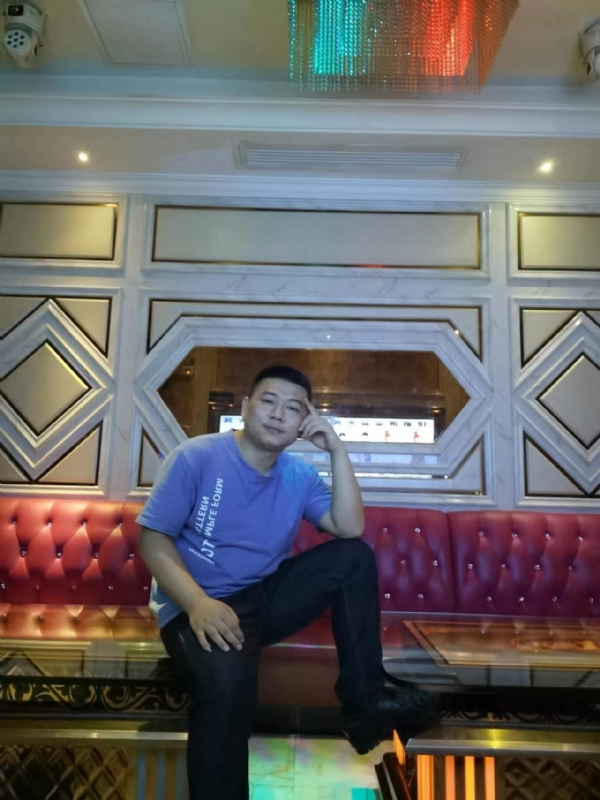 黄生的第四张照片--梅州相亲服务中心