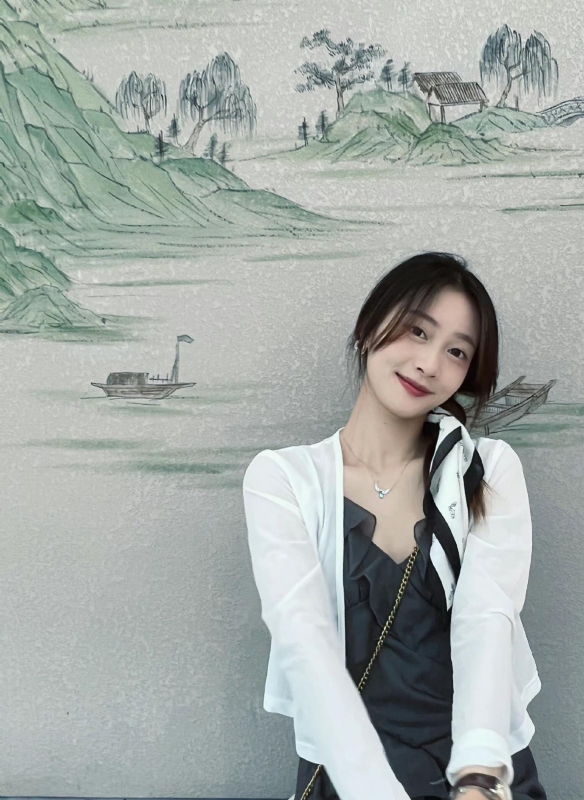 小趴菜的第一张照片--梅州相亲服务中心