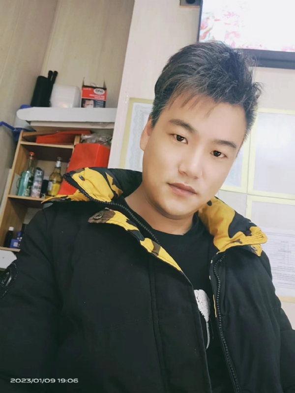 孤酒枕愁眼眠的第二张照片--梅州相亲服务中心