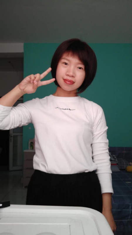 向日葵的第一张照片--梅州相亲服务中心