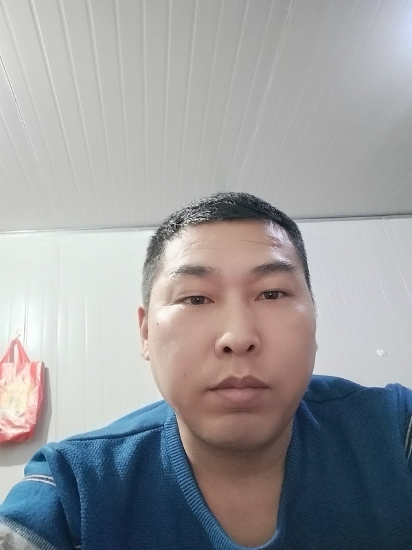 开着拖拉机去兜风的第一张照片--梅州相亲服务中心