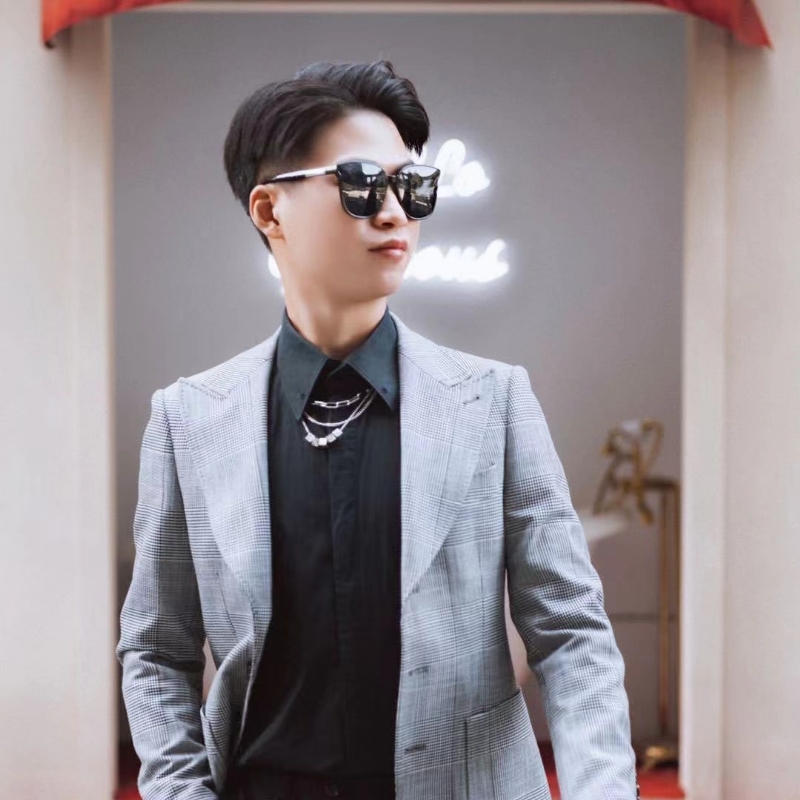 苟逸飞48的第一张照片--梅州相亲服务中心