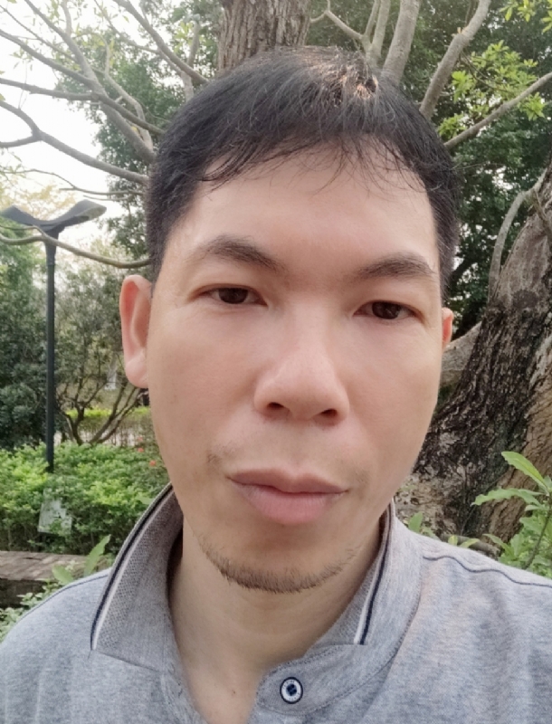 漂浮的云的第一张照片--梅州相亲服务中心