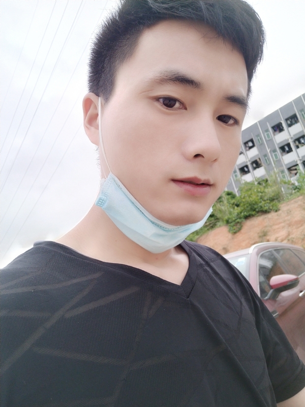 何凡的第二张照片--梅州相亲服务中心