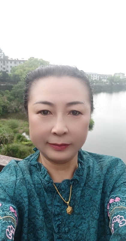 雨中情的第一张照片--梅州相亲服务中心