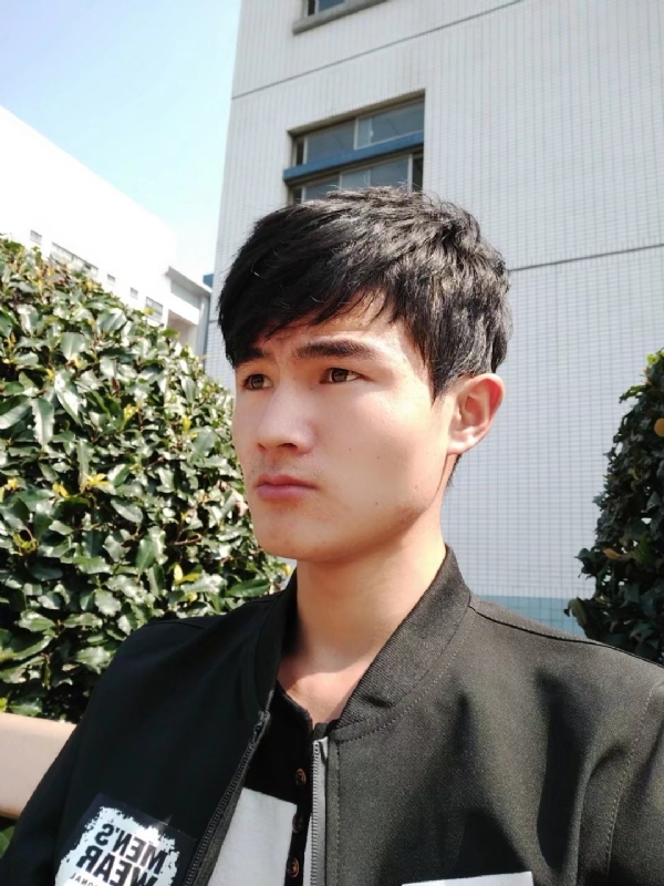 阳光男孩的第四张照片--梅州相亲服务中心