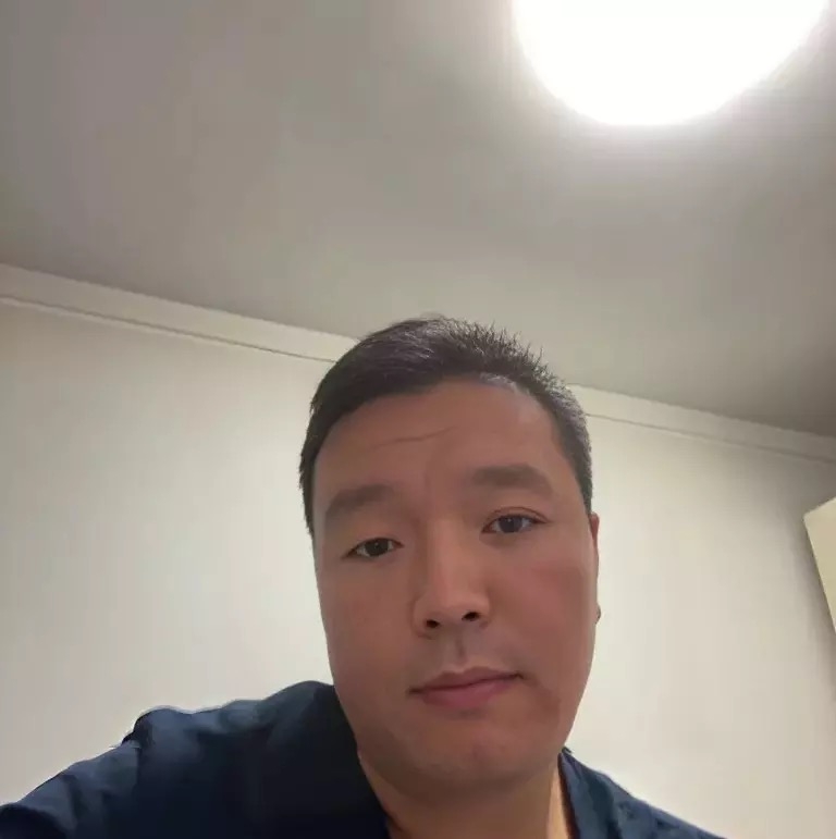 穿唐装的松鼠的第一张照片--梅州相亲服务中心