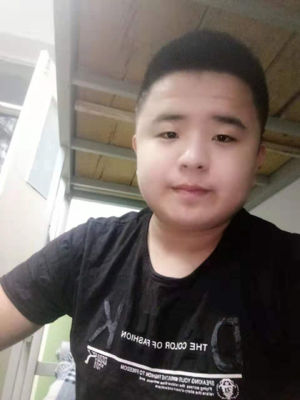 打小就爱淘气的第一张照片--梅州相亲服务中心