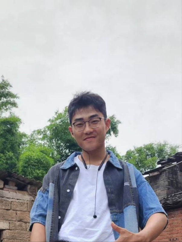 越努力越幸运的第一张照片--梅州相亲服务中心