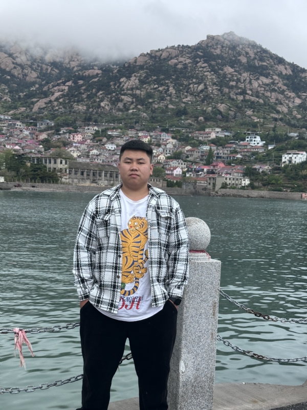 谨慎的第一张照片--梅州相亲服务中心