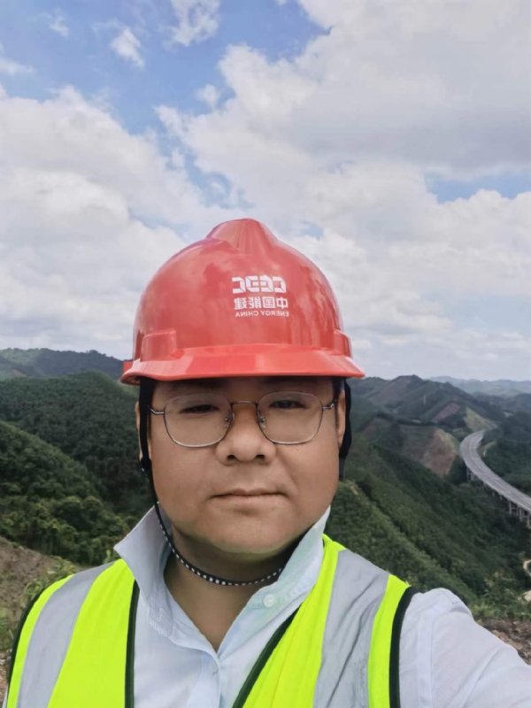 冰城小土匪的第一张照片--梅州相亲服务中心