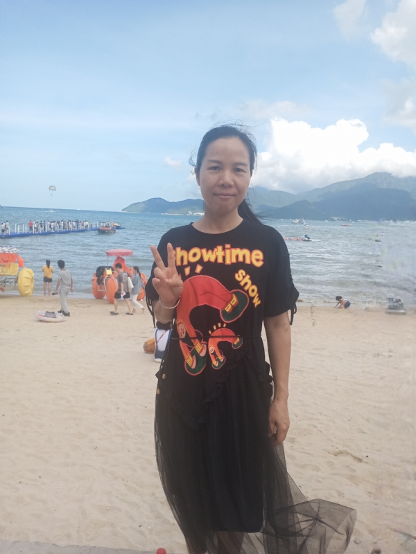 容容的第一张照片--梅州相亲服务中心