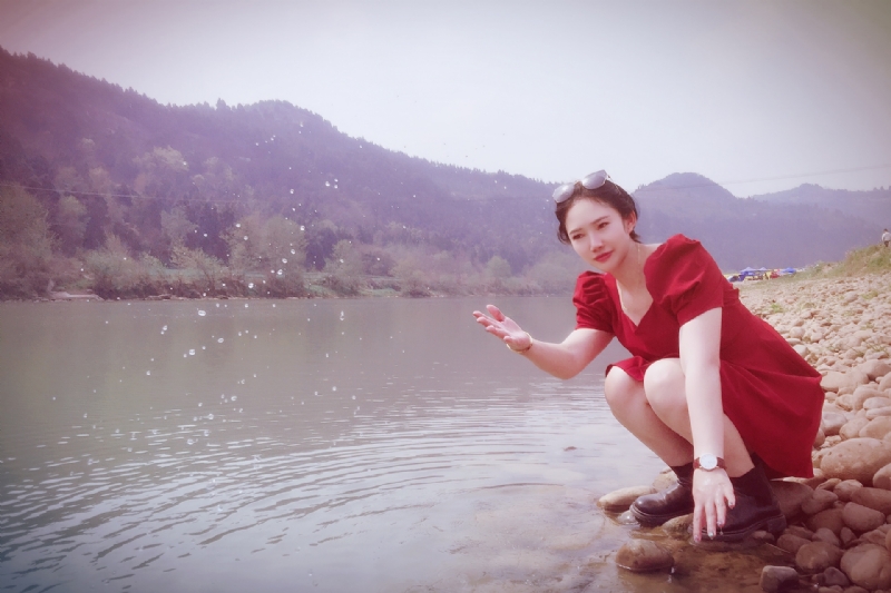 守候阳光的第一张照片--梅州相亲服务中心