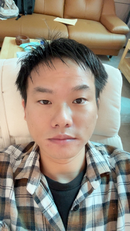 向日葵的第一张照片--梅州相亲服务中心