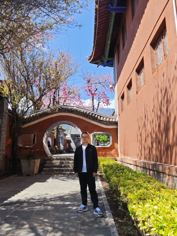 简单的第一张照片--梅州相亲服务中心