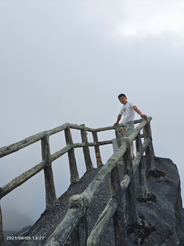 灰色轨迹的第一张照片--梅州相亲服务中心