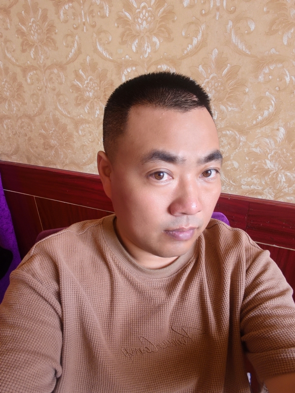 擦亮眼睛向前看的第二张照片--梅州相亲服务中心