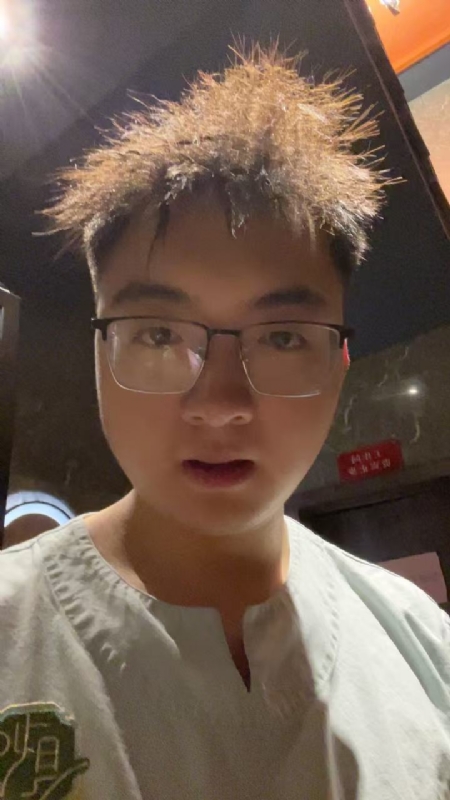 成熟稳重的男士的第一张照片--梅州相亲服务中心