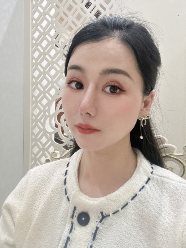 金莉的第一张照片--梅州相亲服务中心