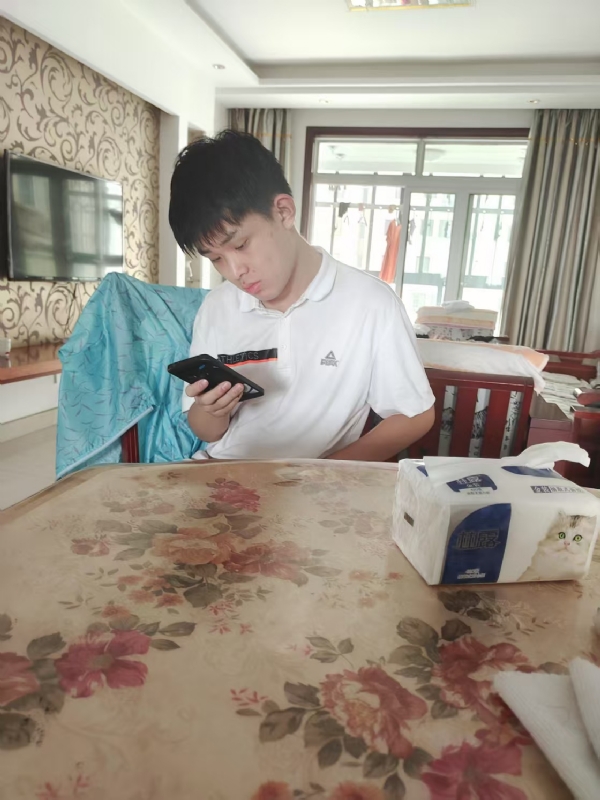 铁在烧的第一张照片--梅州相亲服务中心