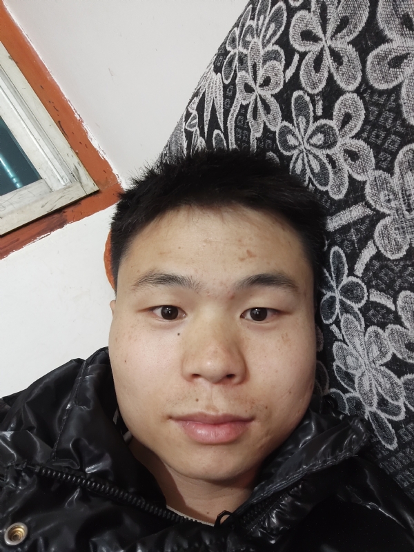 麒麟区幼儿园扛把子的第三张照片--梅州相亲服务中心