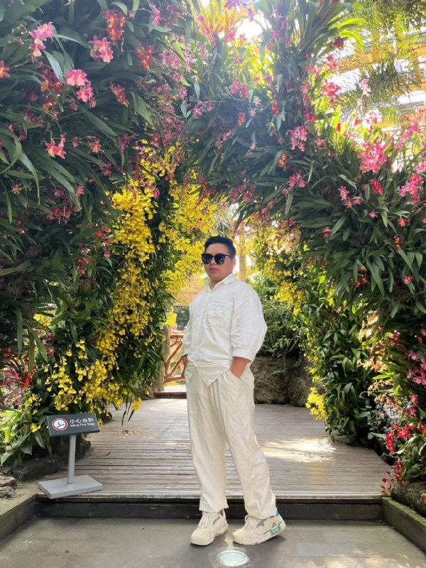 少一点的第一张照片--梅州相亲服务中心