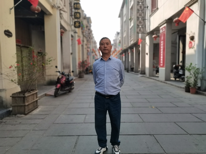 一粒尘埃的第一张照片--梅州相亲服务中心