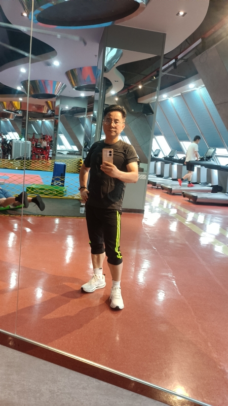 凭水相逢的第一张照片--梅州相亲服务中心