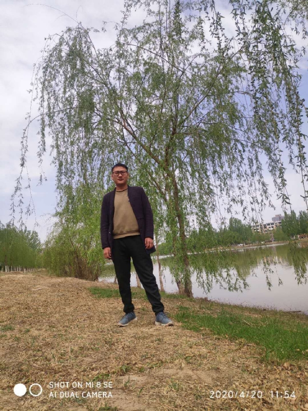 风中的烟头的第一张照片--梅州相亲服务中心