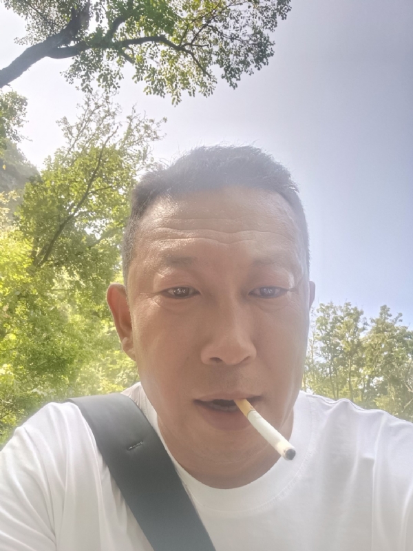 中年大叔的第一张照片--梅州相亲服务中心