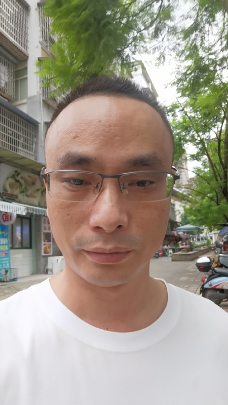 孤狼的第二张照片--梅州相亲服务中心