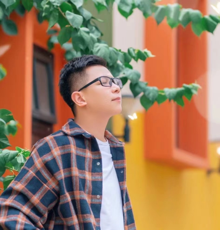 版本之子的第一张照片--梅州相亲服务中心